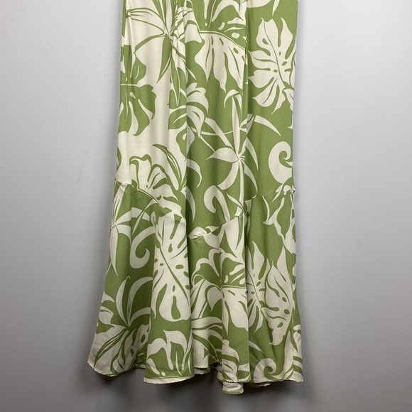 SHANNON Marie • Hawaii Monstera Midi Dress - Picture 6 of 11